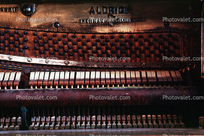 Upright Piano, Aldridge, strings, hammer, keyboard