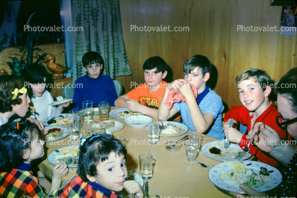 Lunch, boys, girls, setting, people, 1960s