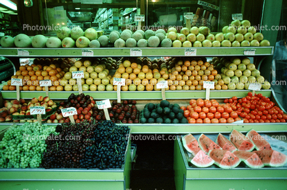 Fruits, grapes