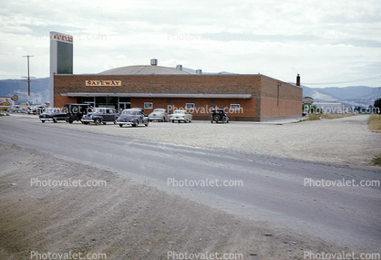 Safeway Supermarket, cars, 1950s