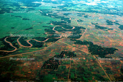 meandering river, patchwork, checkerboard patterns, farmfields
