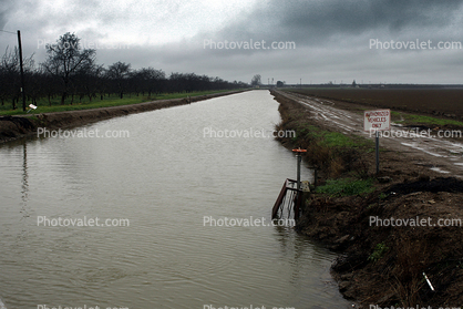 Main Canal, Aqueduct, Highway-33, Vernalis, San Joaquin Valley