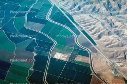 Canal, Aqueduct, Central California, Interstate Highway I-5, Fields, patchwork, checkerboard patterns, farmfields
