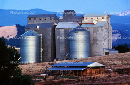 Grain Silos, Dufur Oregon