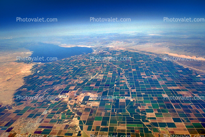 Imperial Valley looking north, Brawley, El Centro, Salton Sea, Highway 111, 115, Endorheic Lake, patchwork, checkerboard patterns, farmfields, Dirt, soil