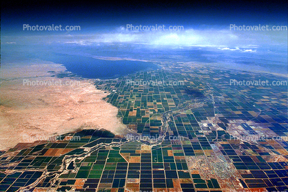 Imperial Valley looking north, Brawley, El Centro, Salton Sea, Highway 111, 115, Westside Main Canal, Endorheic Lake, patchwork, checkerboard patterns, farmfields