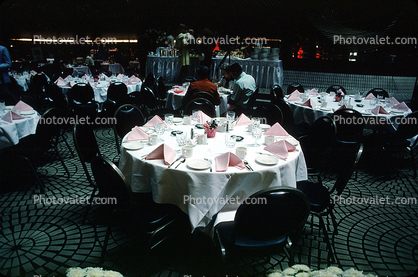 Formal Dining Room, place settings, tables, chairs, napkins