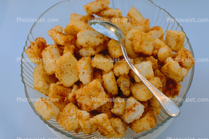 Croutons, Dish, Bread, Spoon