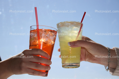 Full Glass, hard liquor, cup, ice, straw