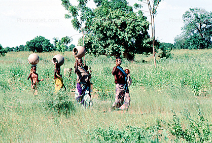 Dori, Women Carrying an Empty Jug