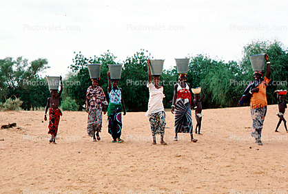 Women Carrying Water, Dori