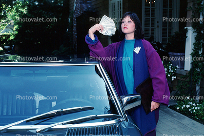 Rich Woman, Mercedes Benz, Cash