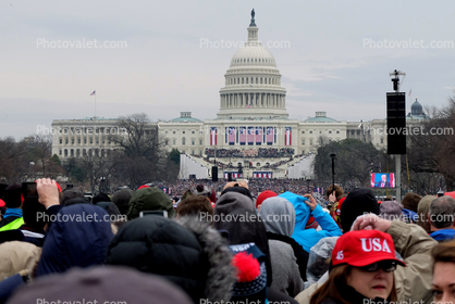 Trump Inauguration Day, 20/01/2017, Crowds look on
