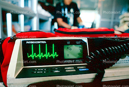 Heart Monitor, Cardiac Arrest, Physio-Control, Portable, Lifepak 10, ambulance, heart beats, Physio Control