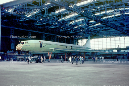 Concorde mock up being built, hangar