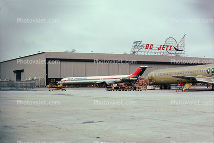 Douglas Aircraft, JA8462, McDonnell Douglas MD-81, TDA Toa Domestic Airlines, JT8D