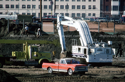 Excavator, Construction of the George Moscone Center