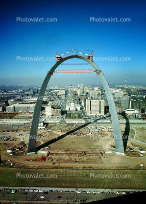 Creeper Cranes, Gateway Arch Construction, Saint Louis Missouri
