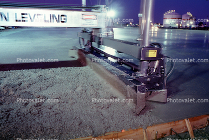 Leveling Machine, device, leveler, early morning pouring cement for a large floor