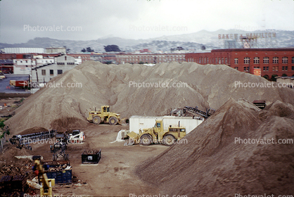 Gravel Mounds, Front Loader, Mission Bay Project, Earthmoving, Earthmover, Dirt, Soil