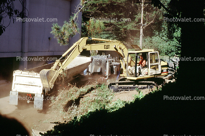 Catarpillar 311 Hydraulic Excavator, dump truck, diesel