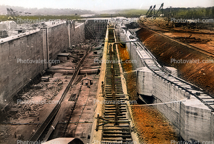 Panama Canal, railroad tracks, lock, seven wonders of the modern world, 1910's