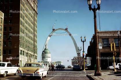 Cars, Chevy Impala, Gateway Arch, Saint Louis, Missouri, 1965, 1960s
