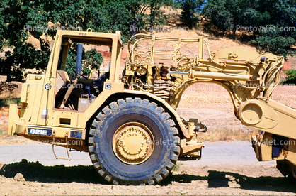 Caterpillar 621E Motor Scraper, Wheeled, wheel tractor-scraper, tires, earthmover, earthmoving