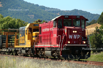 RailPower RP20BD, NWP 2009, Laying down new Rails, 2014, Novato California, Construction for the new SMART train