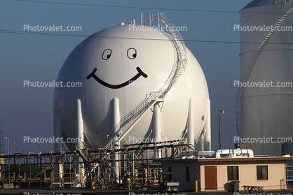 Smiley Face, Refinery