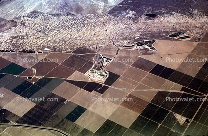 Oil Fields, Extraction, Cymric Oil Field, Temblor Valley, State Route-33, McKittrick, Central Valley, California