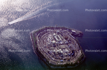 Oil Island, THUMS, Wilmington Oil Field, boat, wake