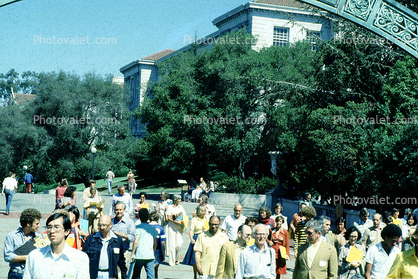 UC Berkeley, Sather Gate, Sproul Plaza, crowds, students, walking, arch, UCB