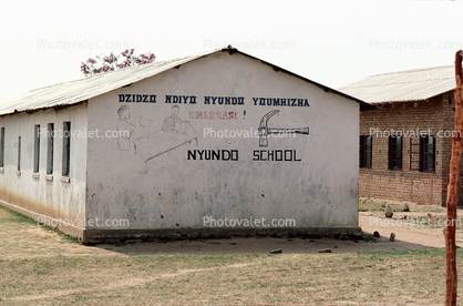 Nyundo School, Madzongwe