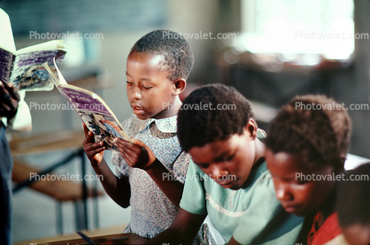 Students learning to Read, classroom, Madzongwe