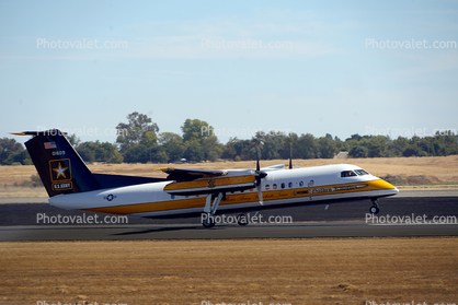 Golden Knights Parachute Team taking-off, Bombardier Dash 8-315, 17-01609, 01609, Aircraft