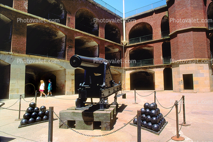 Rodman Gun, Cannon, Gun, Cannon Balls, civil war fort, Fort Point, Artillery, cannonball