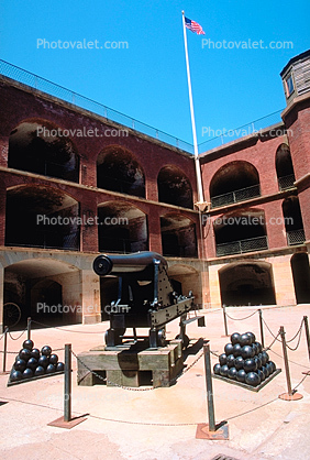 Rodman Gun, Cannon, Cannon Balls, civil war fort, Fort Point, Artillery