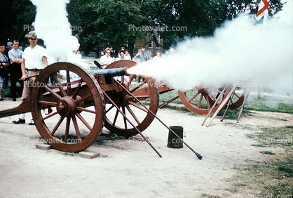 Cannon Firing, Revolutionary War, American Revolution, Battlefield, Continental Army, History, Historical, Concord, New Hampshire, War of Independence, artillery, gun, firepower, smoke