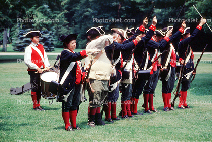 Revolutionary War, combat, battlefield, troops, uniforms, americana, soldiers, colonial, rifles, shooting, American Revolution, History, Historical, British Army, War of Independence, infantry, soldiers, musket, gun, firepower