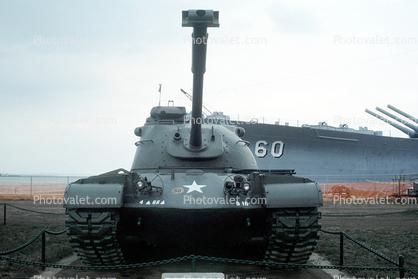 Tank M48A1 head-on