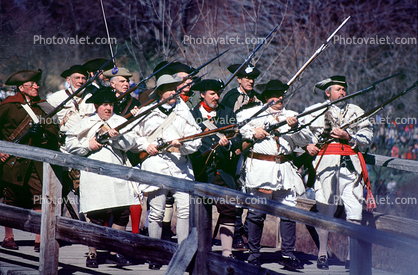 Revolutionary War, Men, Troops, americana, patriots, battlefield, uniforms, soldier, soldiers, colonial, American Revolution, Continental Army, History, Historical, War of Independence, artillery, soldiers, musket, gun, firepower
