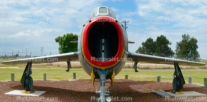 51-9433, Republic F-84F Thunderstreak head-on, 9433, FS-433
