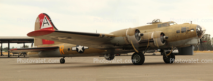 B-17G, spinning props, propellers, Nine-O-Nine, 42-31909