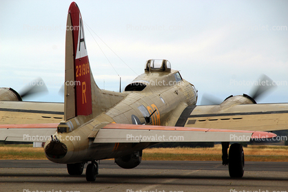 42-31909, B-17G spinning props, propellers, tailwheel, B-17G-30-BO