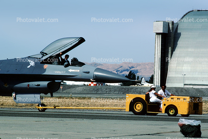 Tow Tractor, Pusher Tug, Lockheed F-16 Fighting Falcon