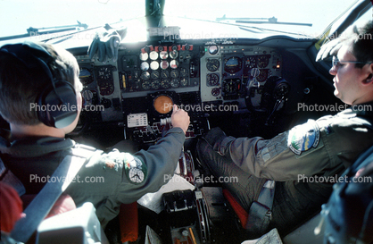 KC-135 Stratotanker, Cockpit, Boeing KC-135