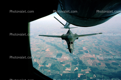 Refueling, Rockwell B-1 Bomber, flight, flying Airborne