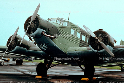Junkers Ju-52, CASA -352-L, Trimotor