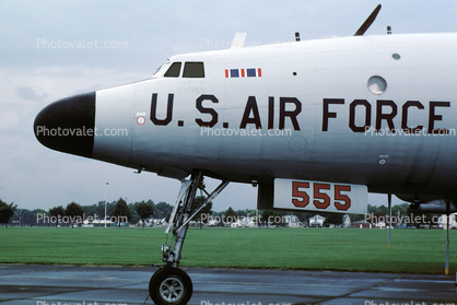 53-0555, Nose of a Lockheed EC-121D Warning Star, front landing gear, 555